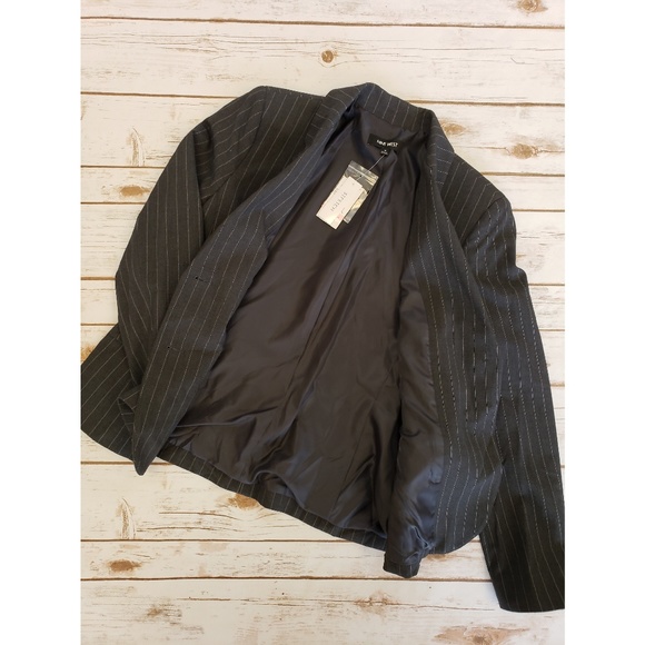 NWT- NINE WEST Gray Striped Stretch Blazer Size 10 - Picture 4 of 5